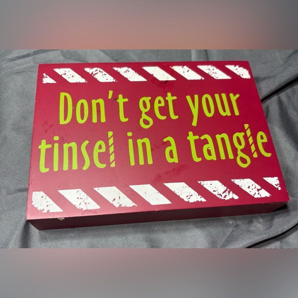 ☃️❄️☃️ “Don't get your tinsel in a tangle" decorative wooden sign